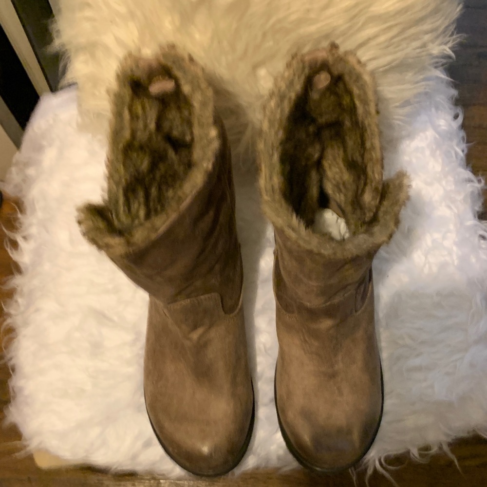 Candie's Tan Fur-Lined Winter Boots